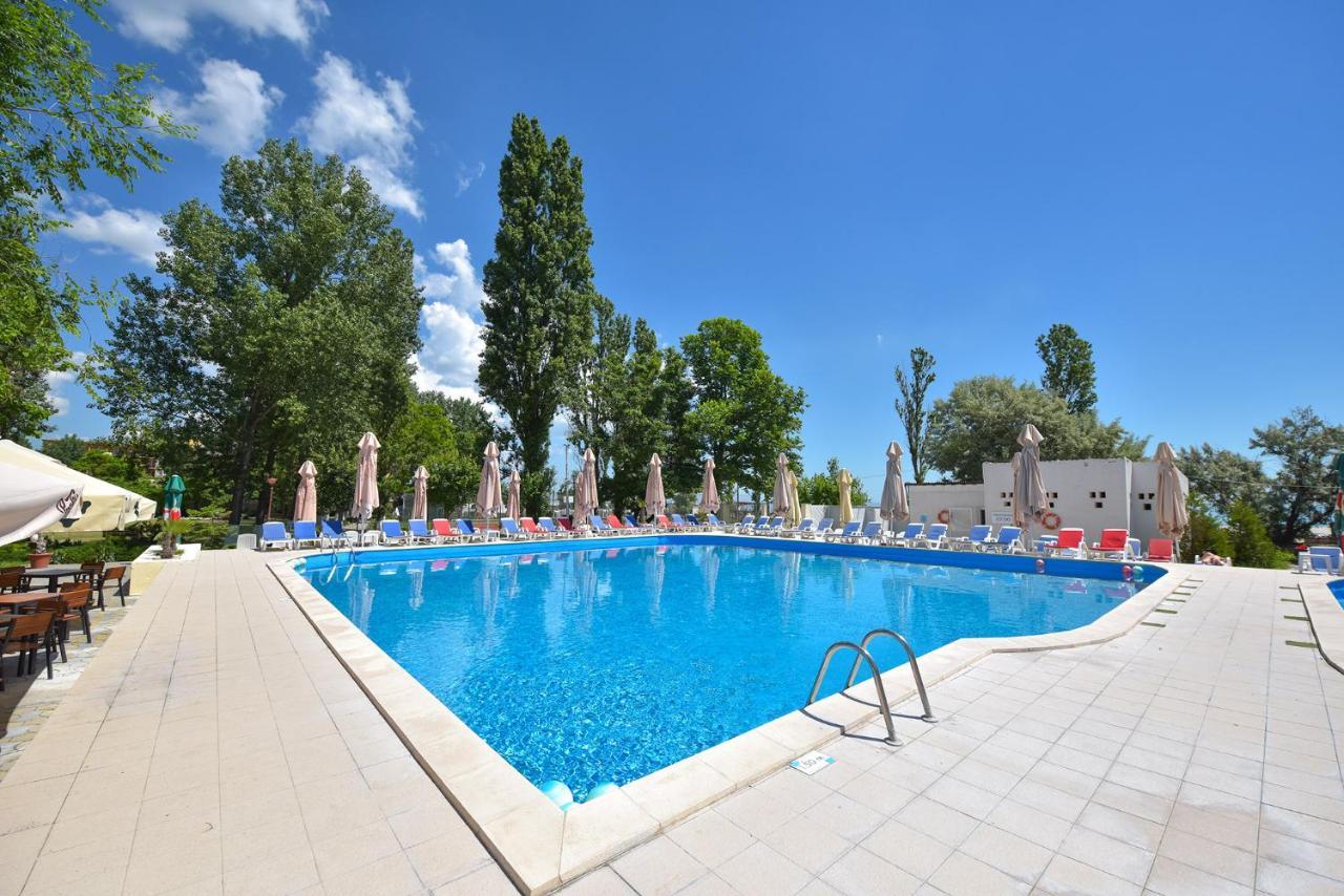 Complex Mediteranean Mamaia Exterior photo