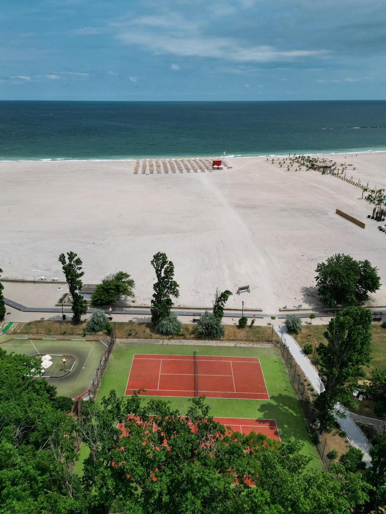 Complex Mediteranean Mamaia Exterior photo