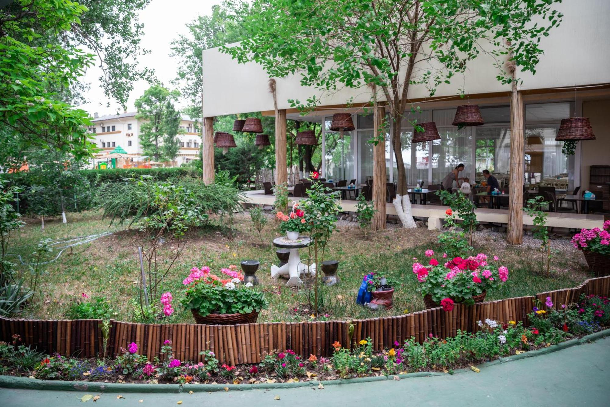 Complex Mediteranean Mamaia Exterior photo